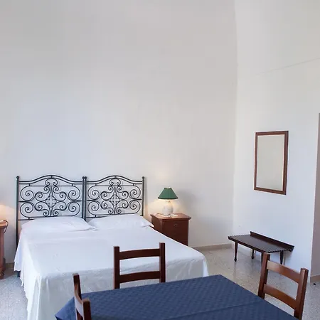 Lucy Szálloda Trani