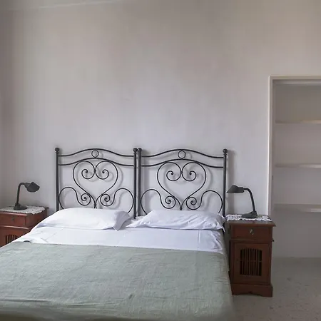 Lucy Hotel 2*