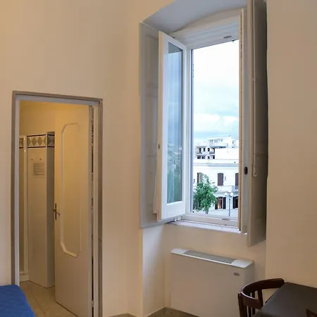 Hotel Lucy 2*